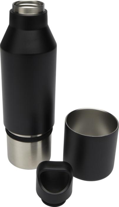 Odessy 600 ml:n RCS-sertifioitu termospullo ja 300 ml:n kuppi. Esim. 25kpl. 1-väri laserkaiverruksella.