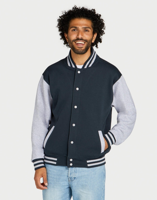 Tyylikäs paketti valmiiksi hinnoiteltuna painatuksilla! 🧥👕🧢 Esim. 10 kpl. Sis. rahdin ja painatuksen