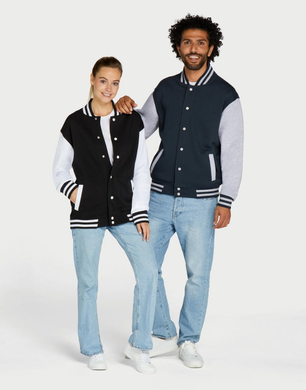Tyylikäs paketti valmiiksi hinnoiteltuna painatuksilla! 🧥👕🧢 Esim. 10 kpl. Sis. rahdin ja painatuksen